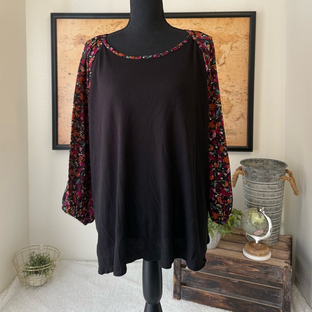 Women’s lightweight black waffle knit top floral sleeves